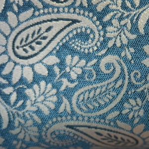 Damasco Cachemir Azul Turquesa con Marfil