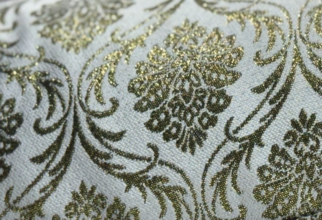 Damasco marfil con oro antiguo