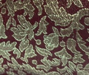 Damasco Carmesí Dorado Clásico