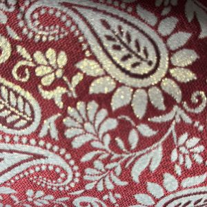 Damasco Cachemir Rojo con Marfil y Dorado