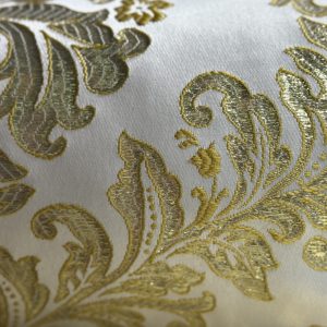 Damasco marfil con bordado oro luminoso