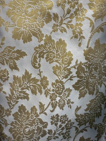 Damasco Clásico Marfil con Flores Doradas