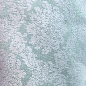 Damasco Clásico Verde Agua con Flores Marfil