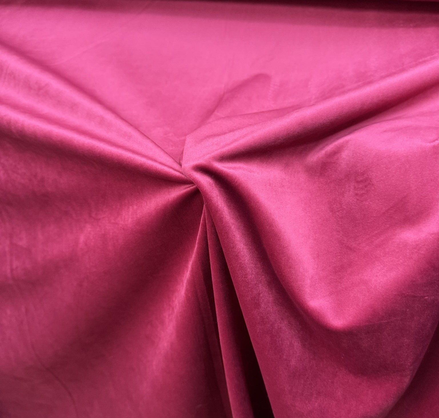 Terciopelo Royal Fucsia Intenso