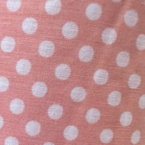 Tela de Flamenca Rosa Empolvado con Lunares Blancos