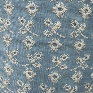 Tela de flamenca Bordada Margarita Azul Denim