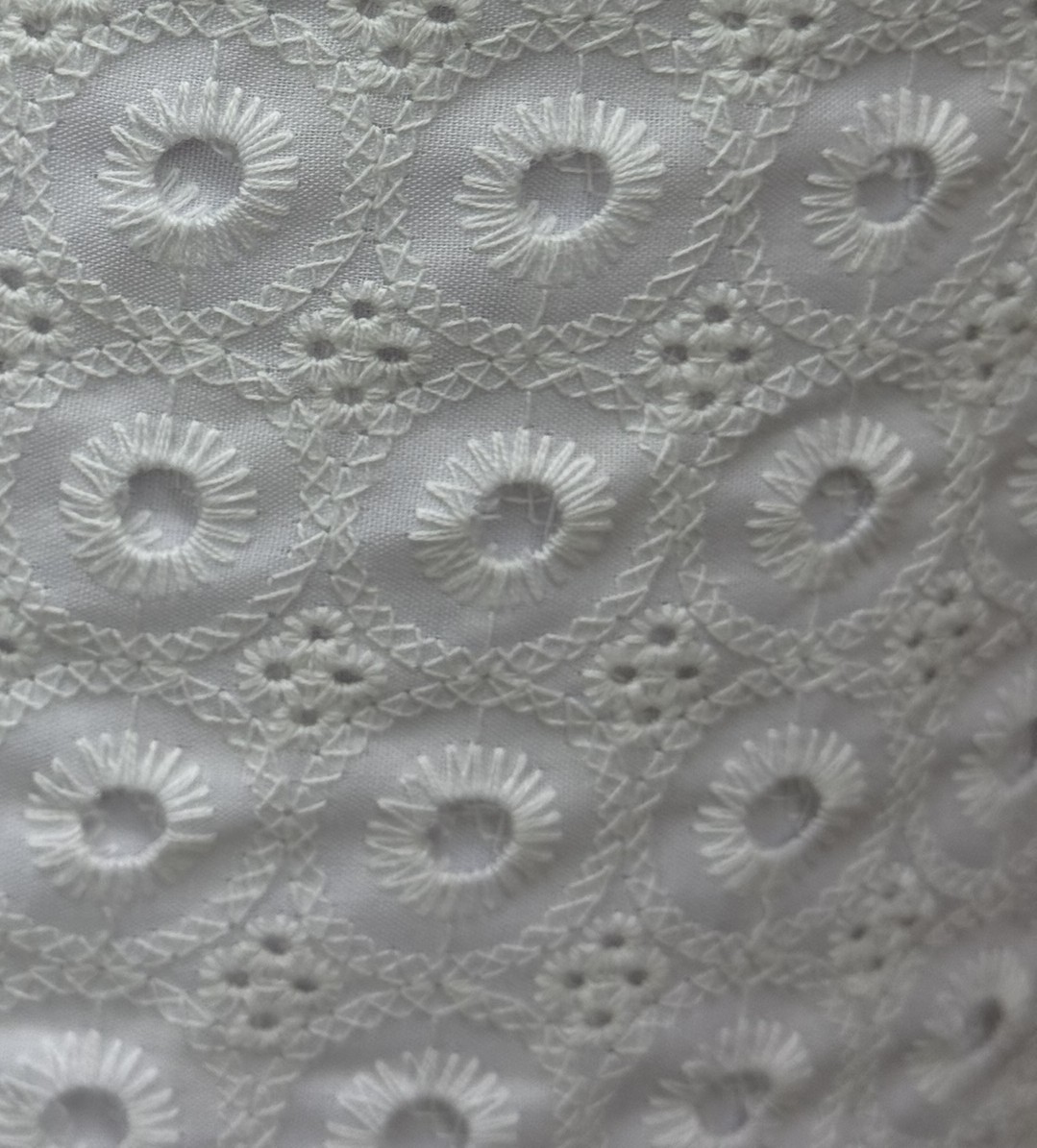 Bordado Suizo Flamenca Blanco Tradicional