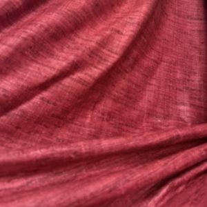 Seda Rústica Rojo Intenso – Elegancia con Carácter